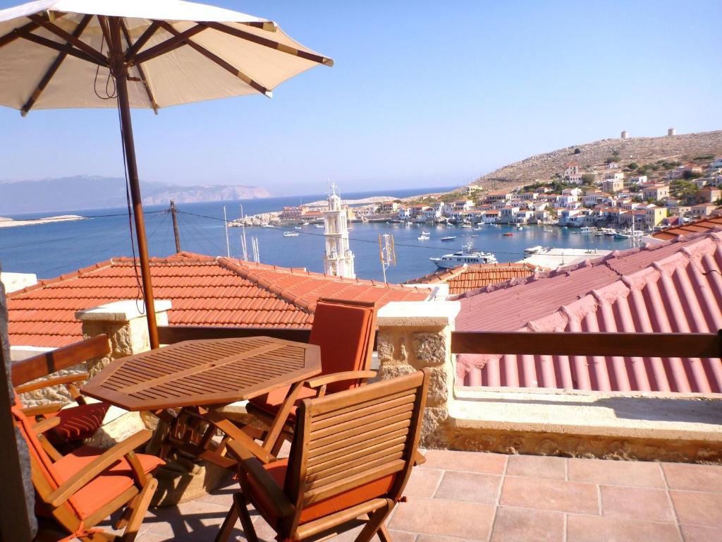 Bright Sun Villas Chalki Town エクステリア 写真
